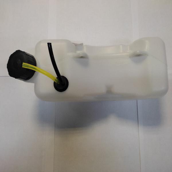 Бак топливный для бензотриммера с центральной горловиной в сборе